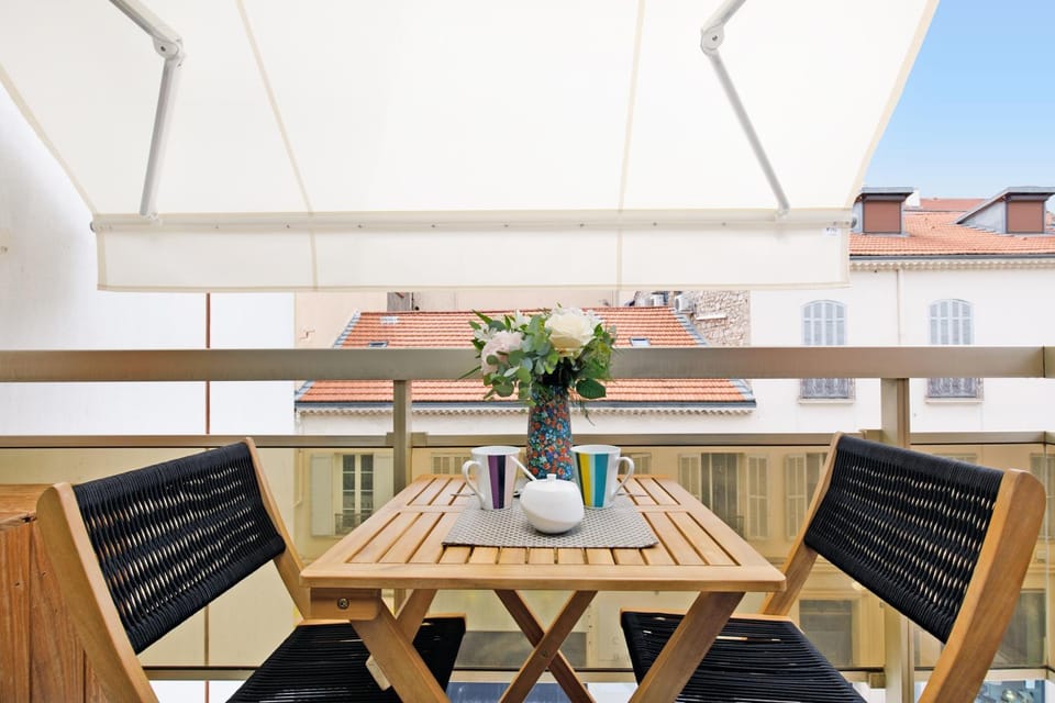 Patio, View (from property/room), View (from property/room), City view, City view