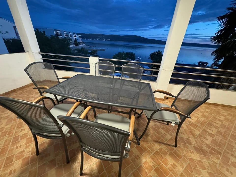 Apartment in Seline with sea view, terrace, WiFi, washing machine 4209-2 Apartment in Seline