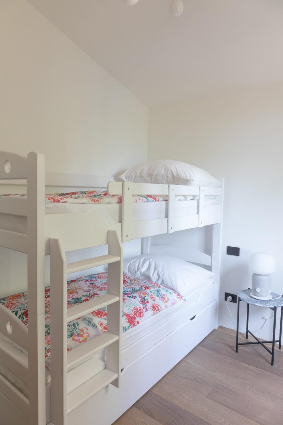 Photo of the whole room, Bedroom, bunk bed