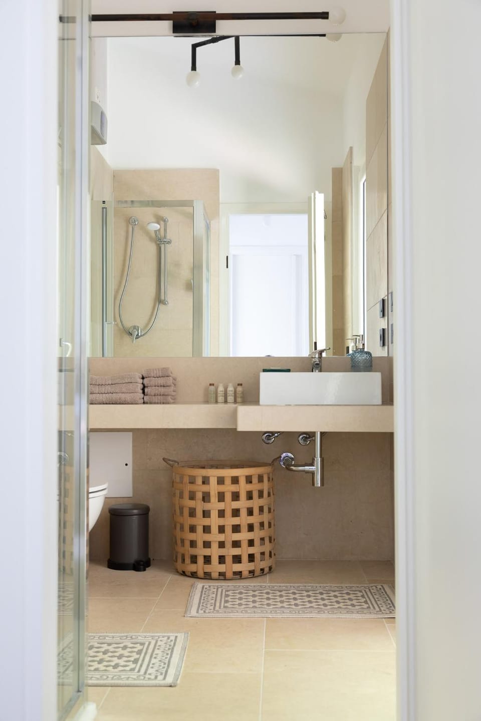 Shower, Bathroom, towels