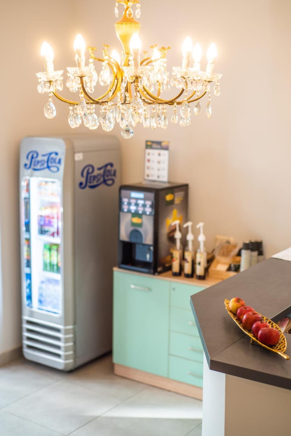 Lobby or reception, Food and drinks, Food, Supermarket/grocery shop