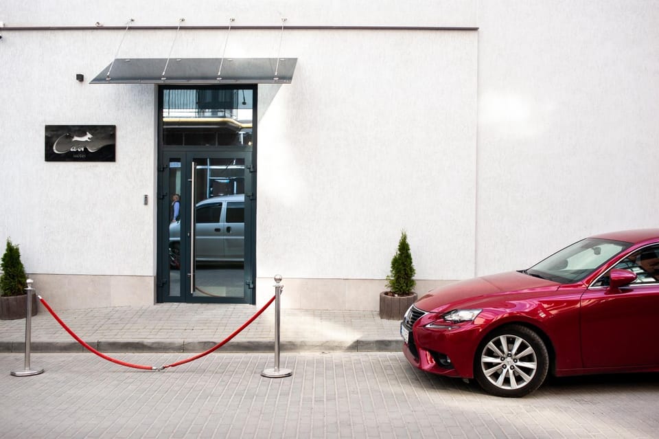 Facade/entrance