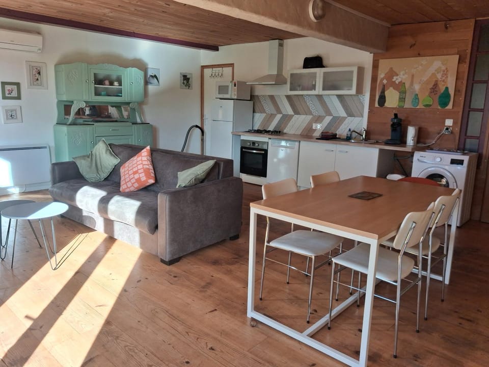 Appartement individuel rez de jardin 3 a 5 personnes proche Albi Apartment in Occitanie