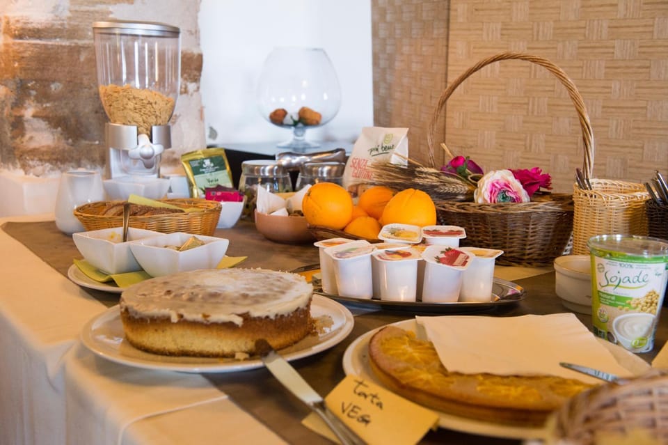 Food and drinks, Buffet breakfast