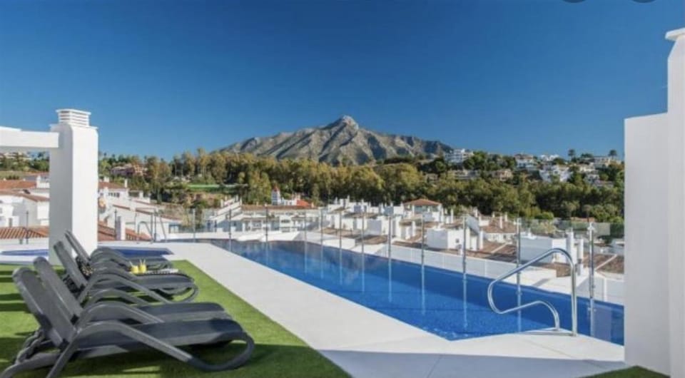 Mountain view, Swimming pool, sunbed