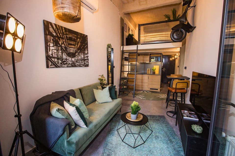 Living room, Dining area