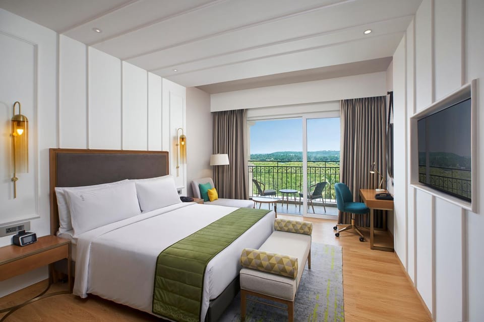 Bed, Photo of the whole room, Bedroom, Mountain view