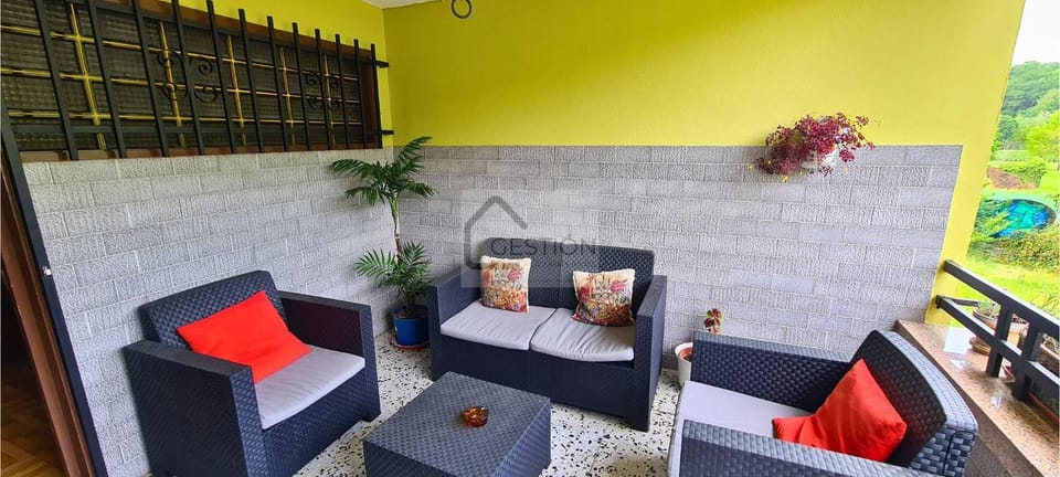 Property building, Off site, Balcony/Terrace, Photo of the whole room, Decorative detail