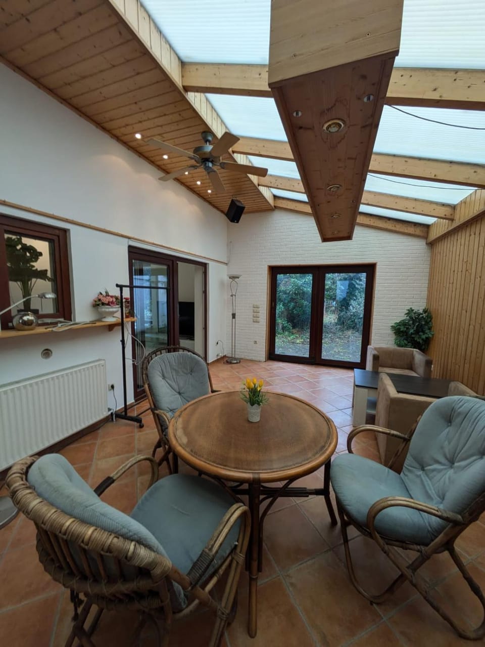 View (from property/room), Seating area, Dining area, Inner courtyard view