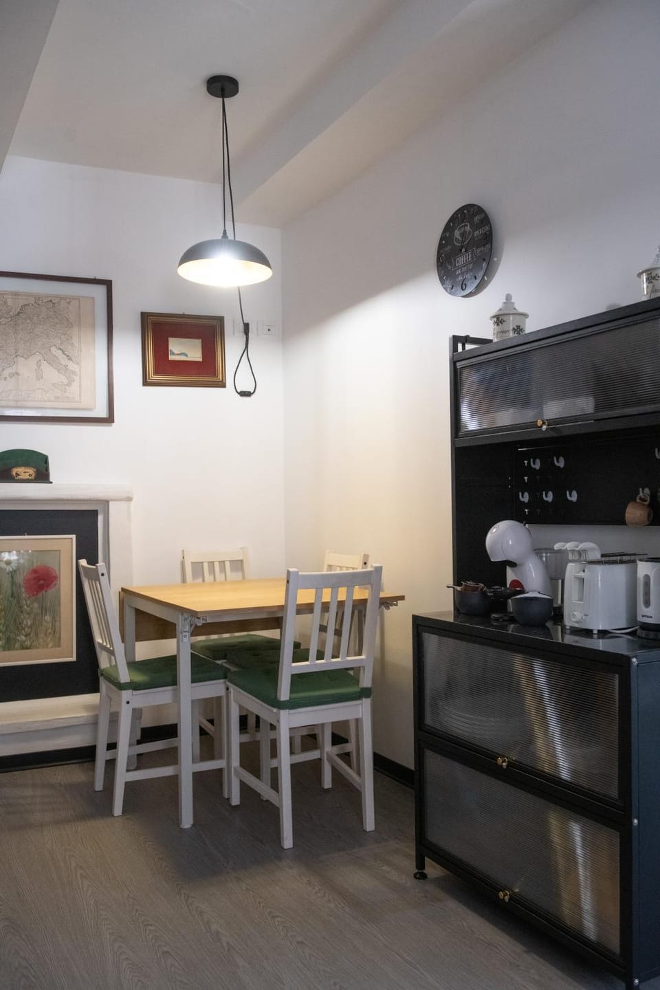 Kitchen or kitchenette, Dining area, oven, pet friendly