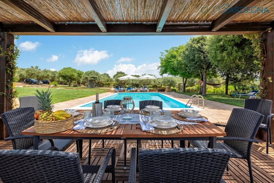 Garden, Dining area, Garden view, Pool view, Swimming pool, sunbed