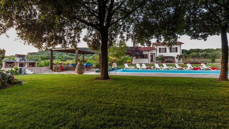 Property building, Garden