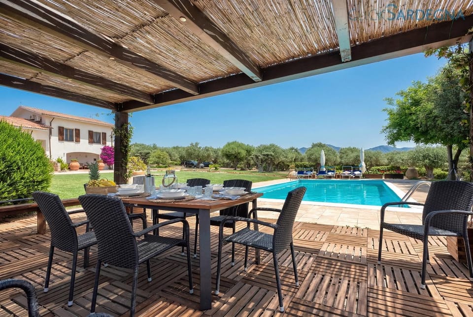 Garden, Dining area, Garden view, Pool view, Swimming pool, sunbed