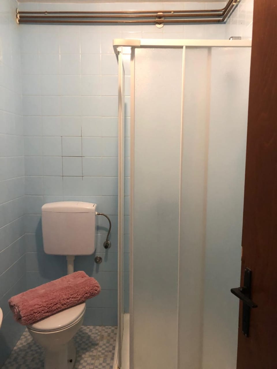 Shower, towels