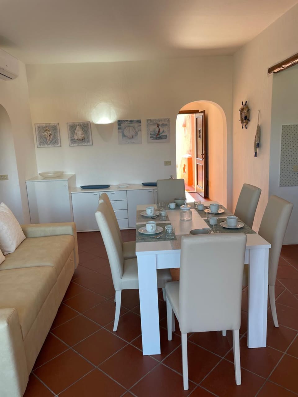 Living room, Seating area, Dining area, laundry, air conditioner