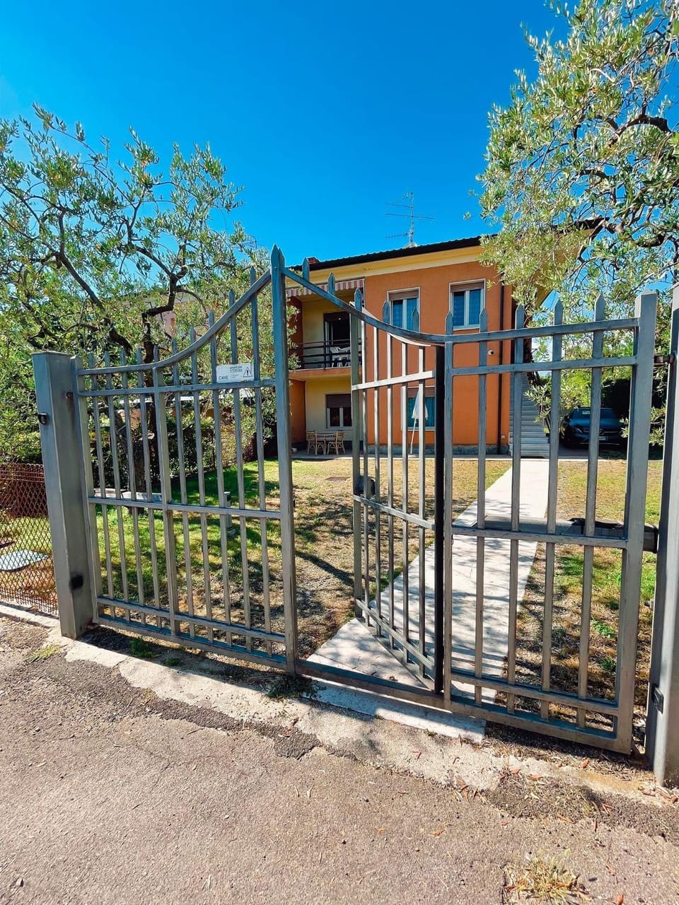 Property building, Facade/entrance
