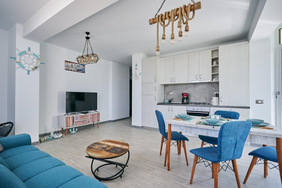 Kitchen or kitchenette, Living room, Dining area