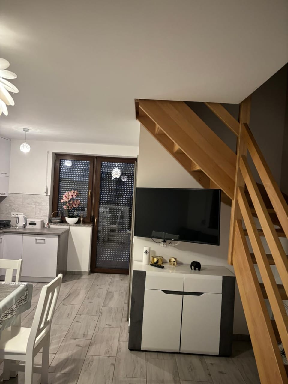 TV and multimedia, Kitchen or kitchenette, Dining area