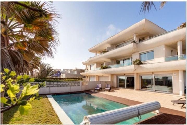 Property building, Balcony/Terrace, Spa and wellness centre/facilities, On site, Area and facilities, Swimming pool, Swimming pool
