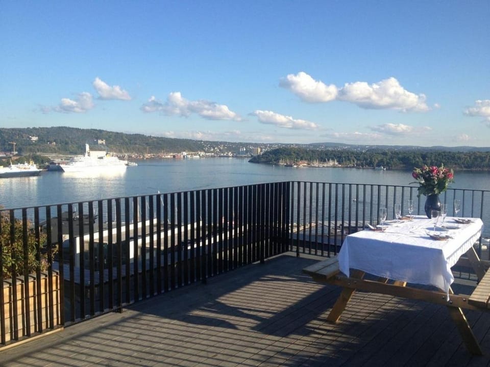 View (from property/room), Balcony/Terrace, River view, Sea view