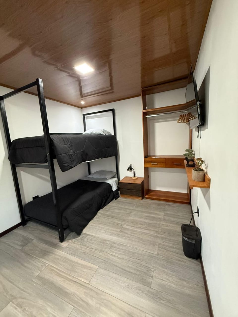 Bed, TV and multimedia, Bedroom, wardrobe