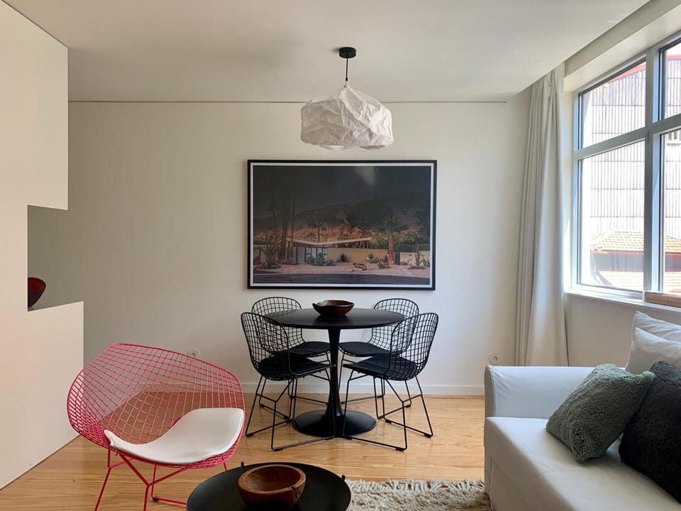 Living room, Decorative detail, Decorative detail, Dining area, City view, City view