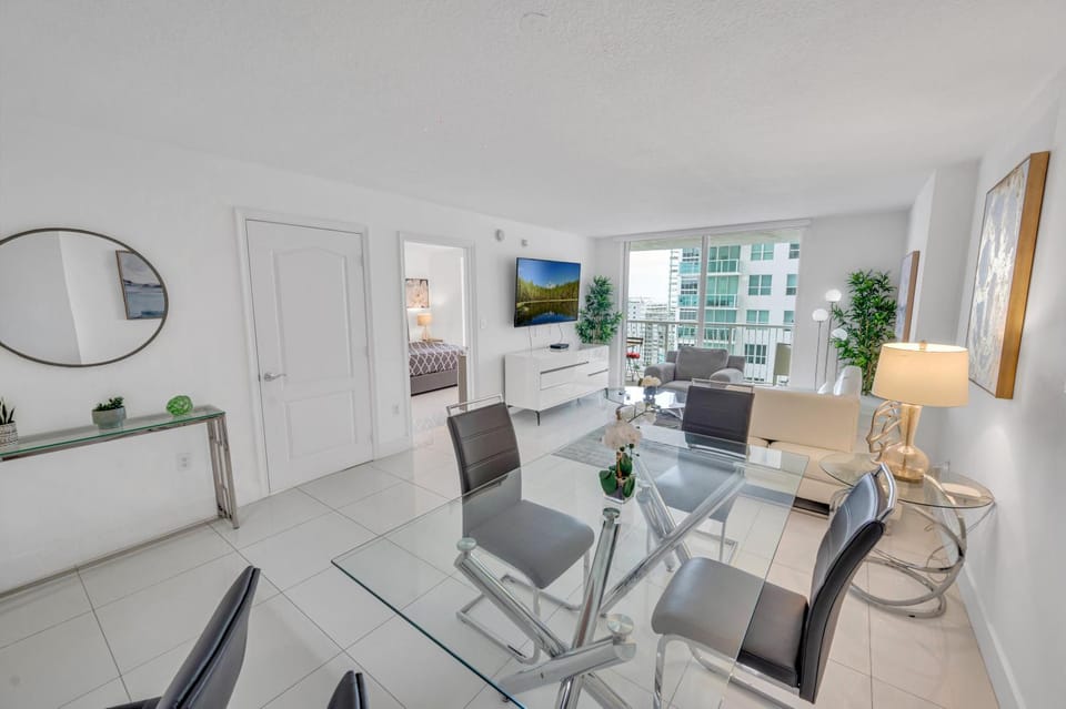 Luxury 1 Bedroom Apartment • Brickell • Unique Views Apartment in Brickell