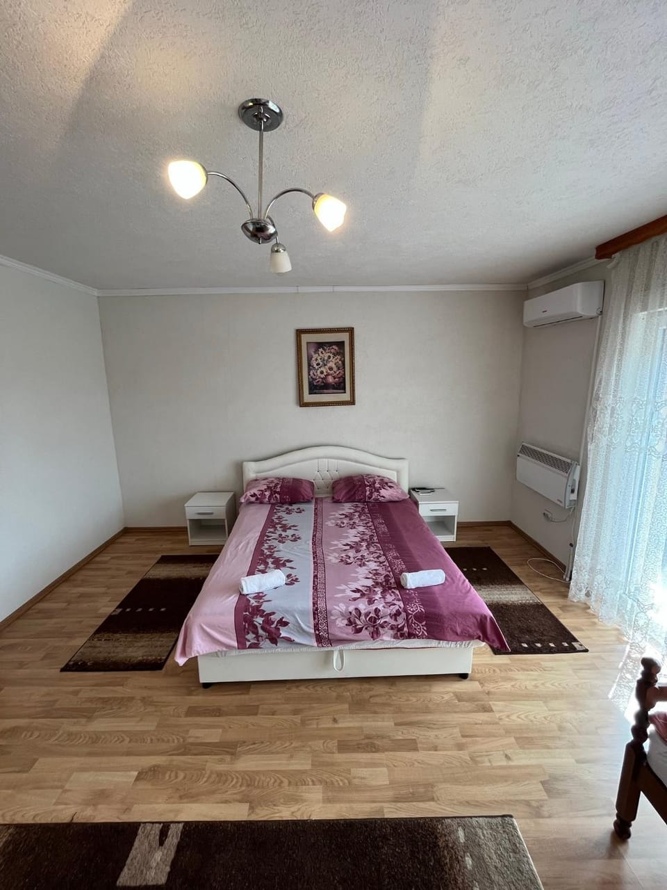 Bed, Photo of the whole room, Bedroom, air conditioner