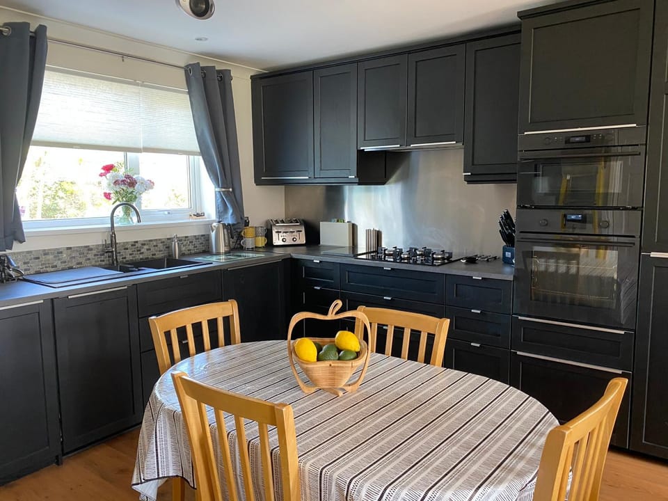 Kitchen or kitchenette, Dining area, Garden view