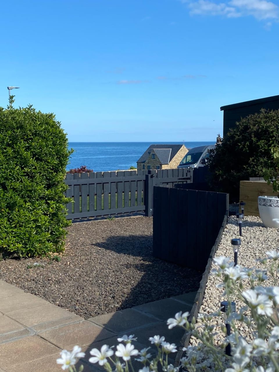 Patio, Sea view, Location