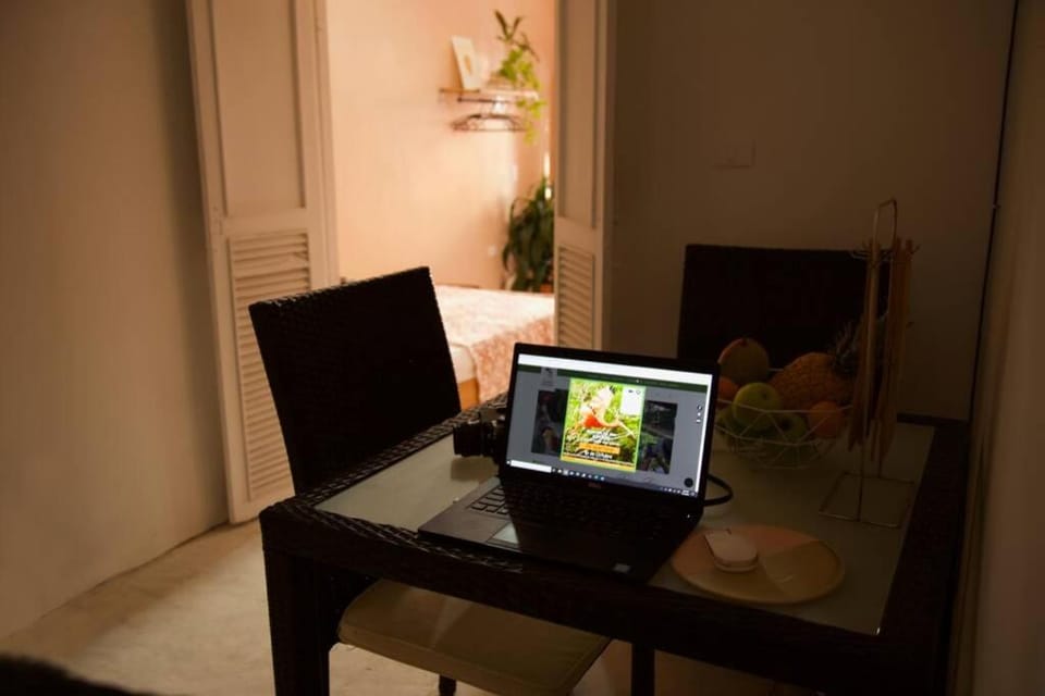 Seating area, Dining area