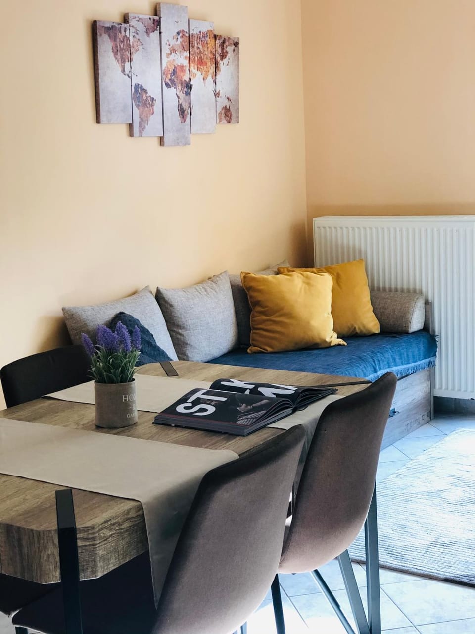 Living room, Seating area, Dining area