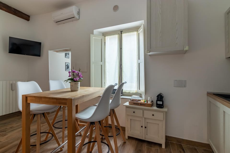 TV and multimedia, Coffee/tea facilities, Kitchen or kitchenette