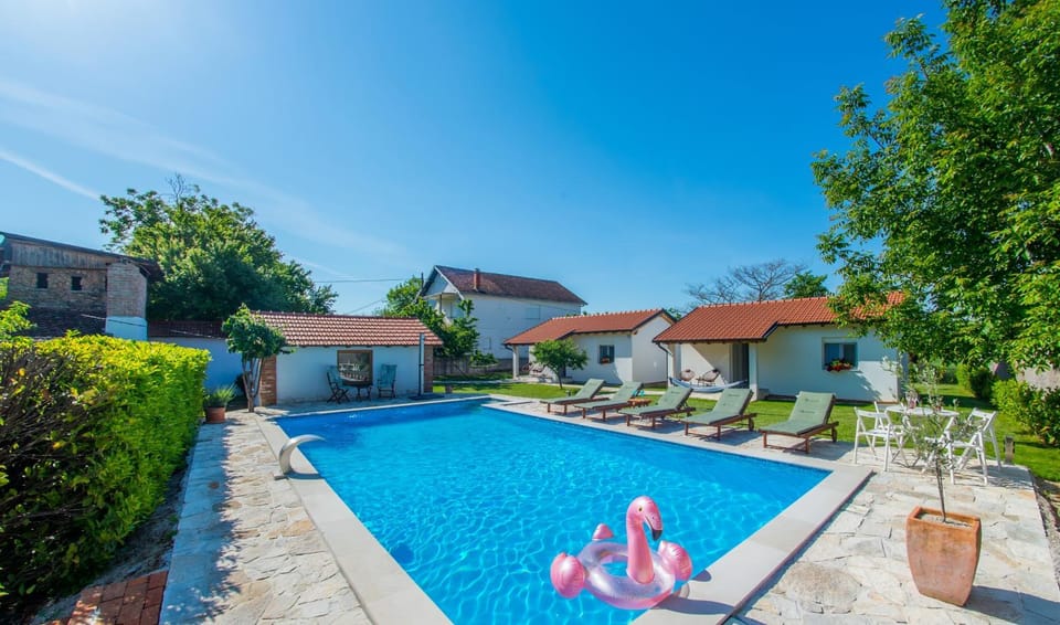 Swimming pool, Swimming pool