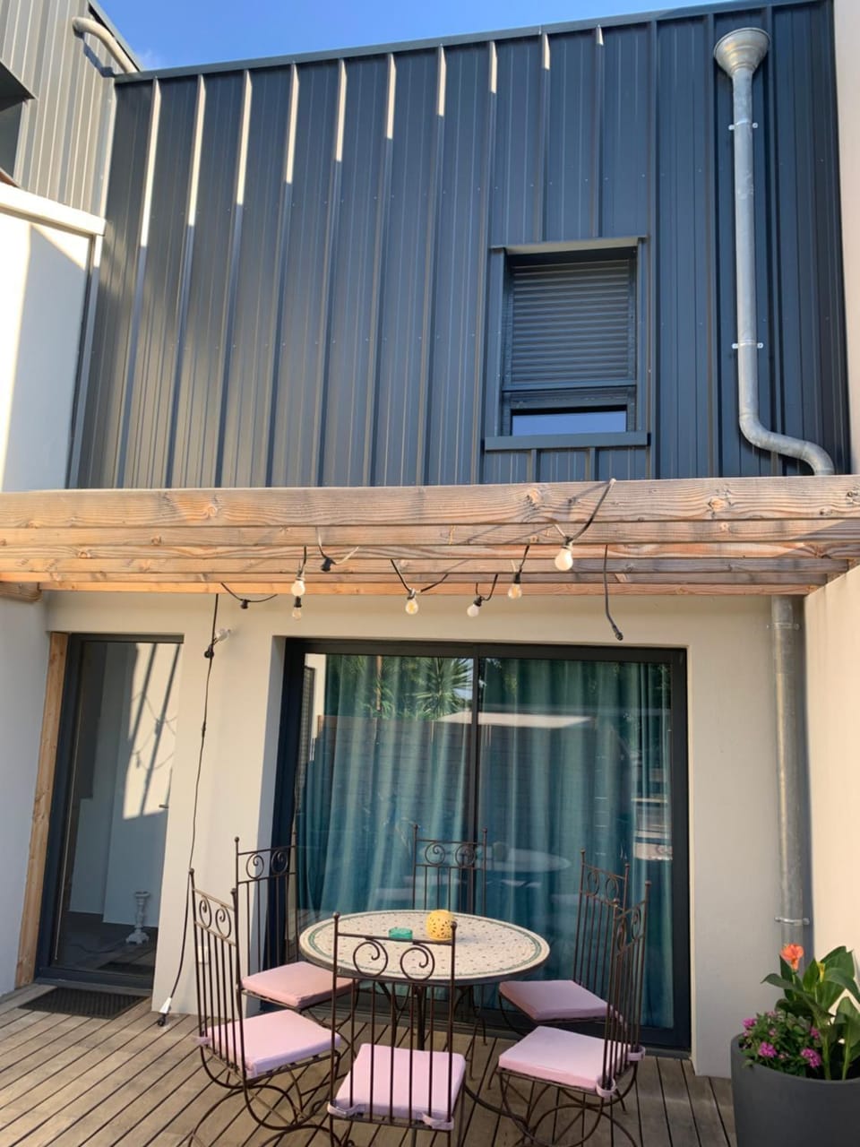 Patio, Facade/entrance