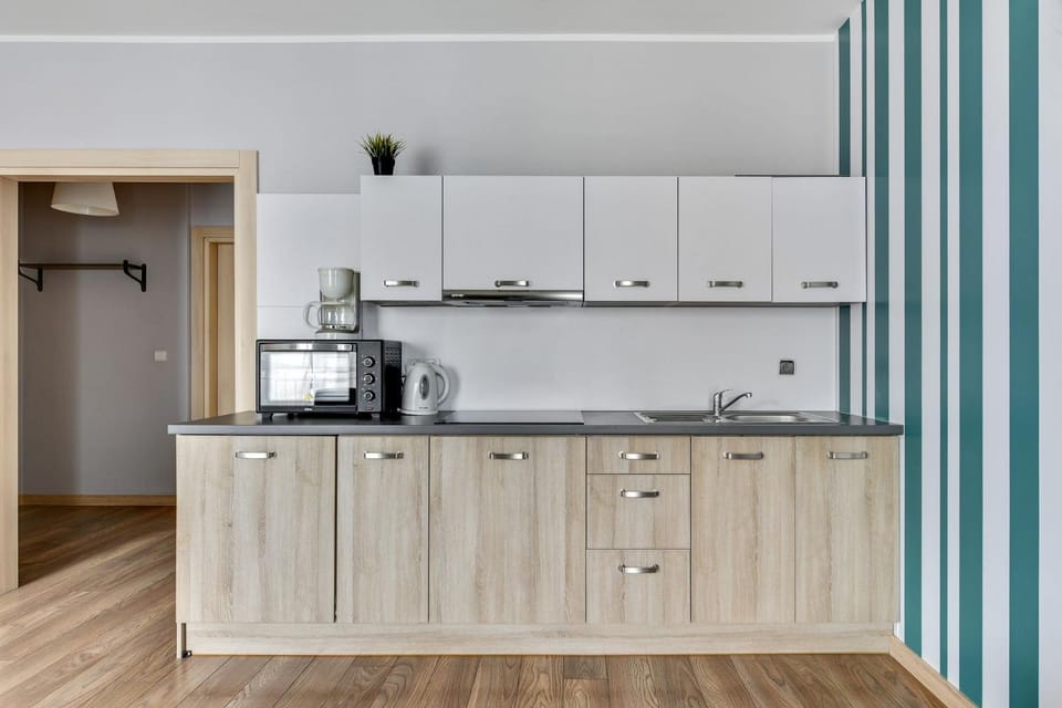 Coffee/tea facilities, Kitchen or kitchenette, Photo of the whole room, Area and facilities, stove