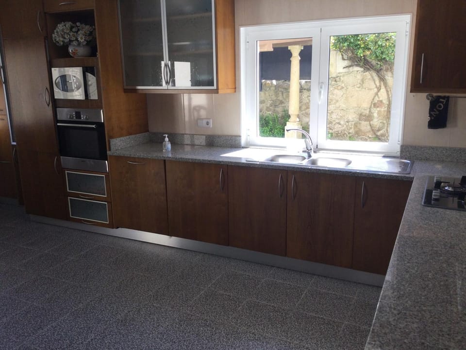 Room solo - Villa Ribeiro On Way to Santiago with Secure Bike Garage - Esposende Vacation rental in Portugal