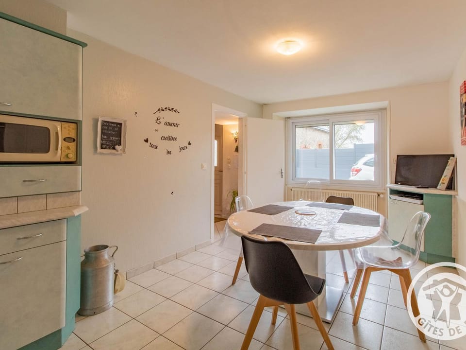 Gîte familial avec belle cour, 3 chambres, proche vignobles et activités, au calme en campagne angevine - FR-1-622-11 House in Pays de la Loire