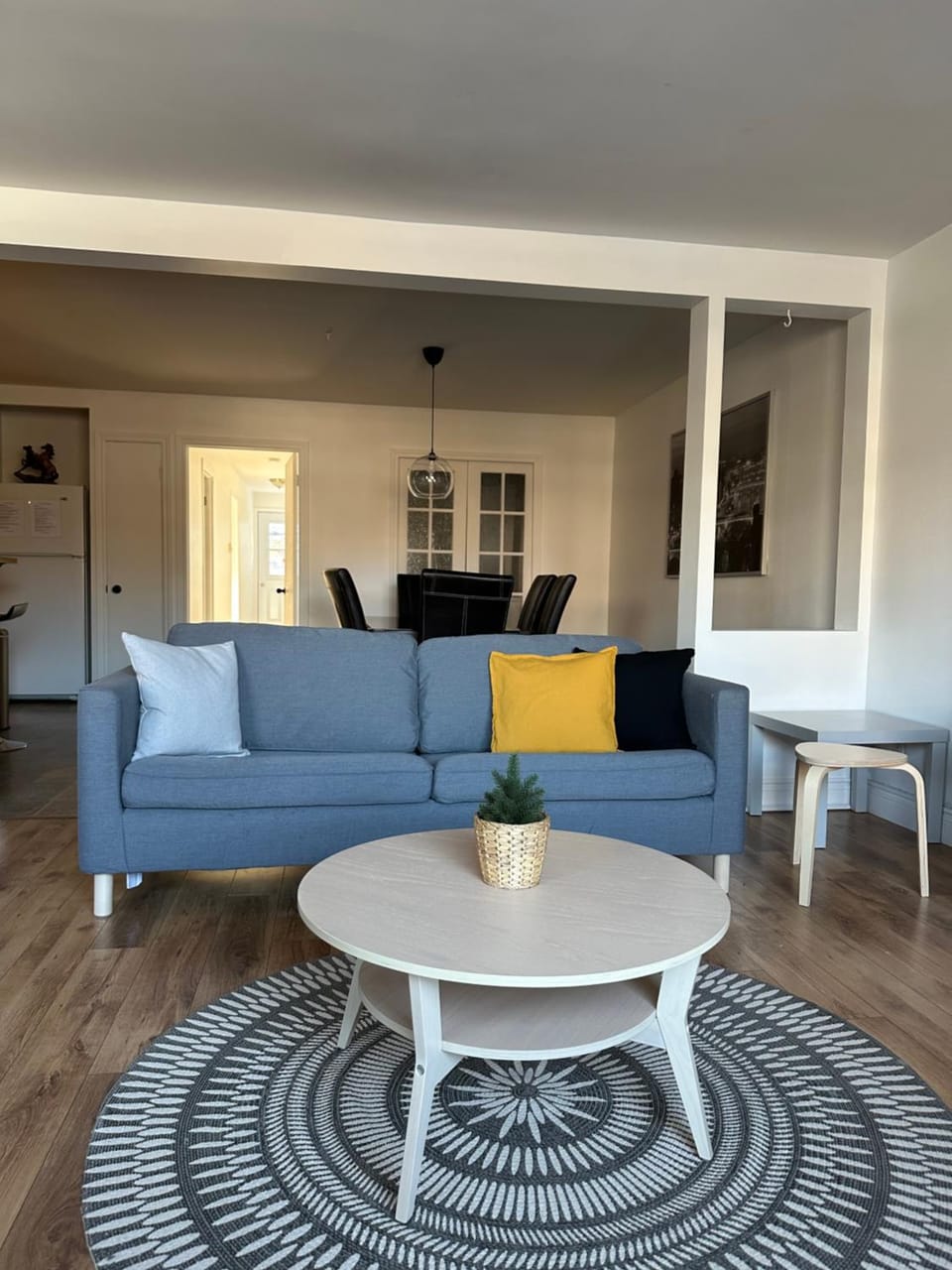 Living room, Dining area