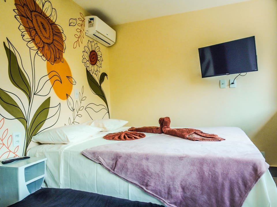 TV and multimedia, Decorative detail, Bedroom