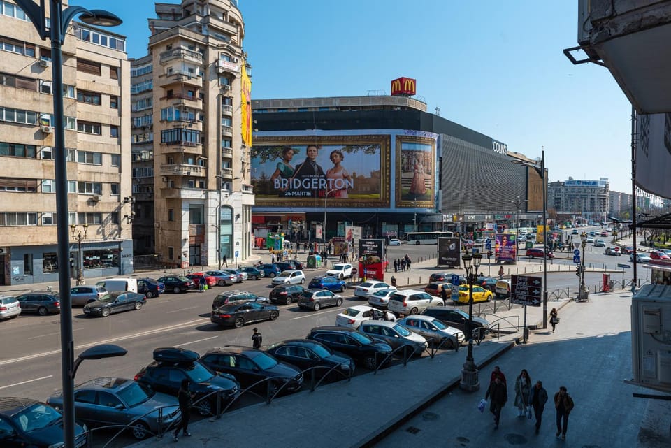 Property building, Day, Neighbourhood, City view, Street view, Location