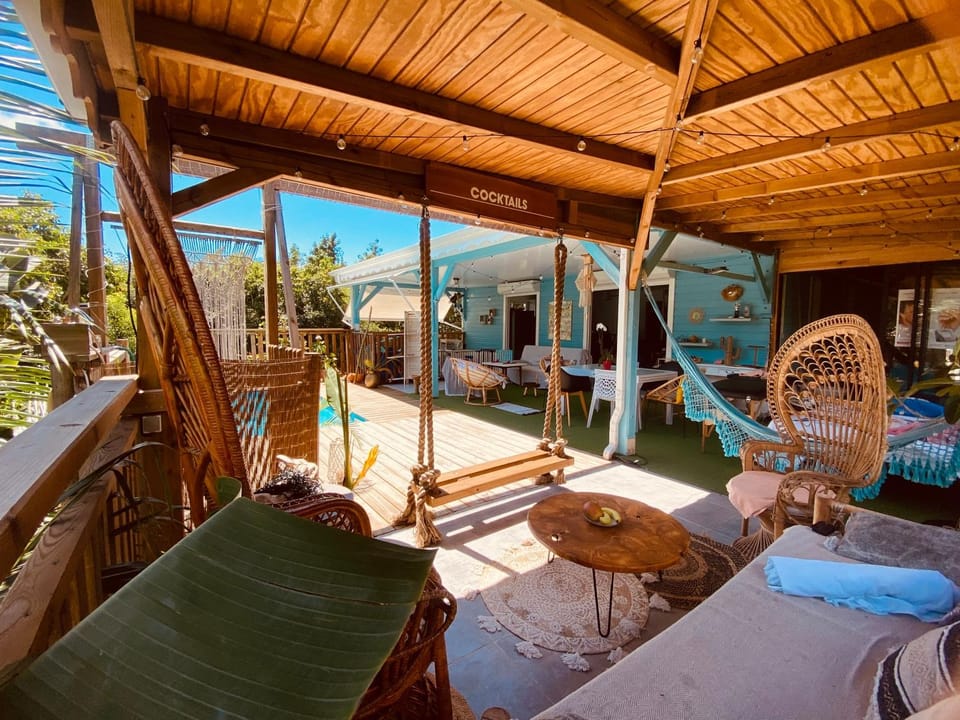 Patio, Day, Natural landscape, Garden, View (from property/room), Balcony/Terrace, Living room, Seating area, Garden view, sunbed