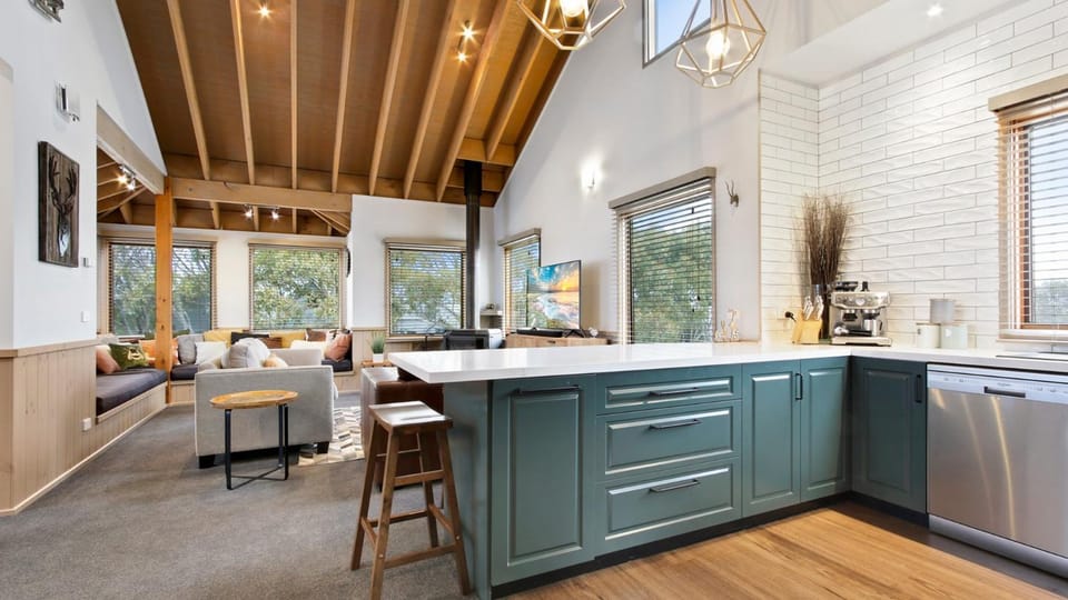 Kitchen or kitchenette, Living room
