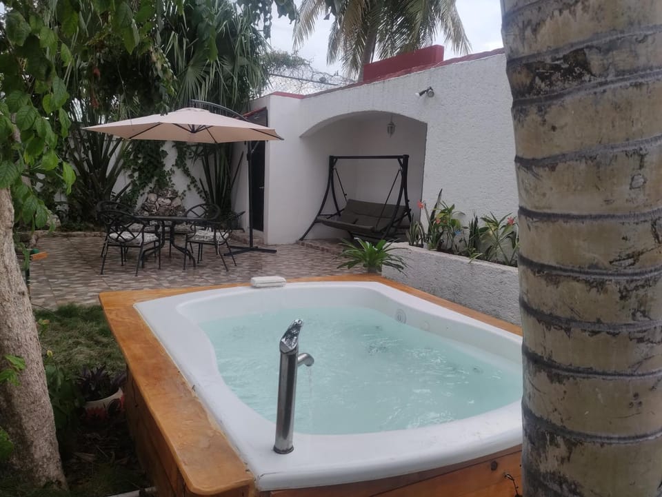 Hot Tub, Hot Tub