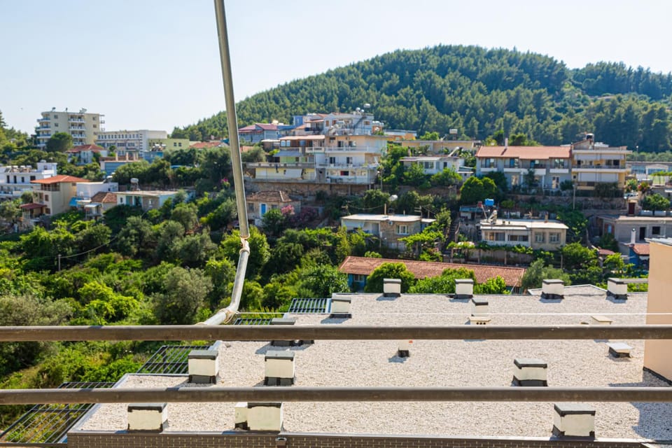 Neighbourhood, Bird's eye view, Street view