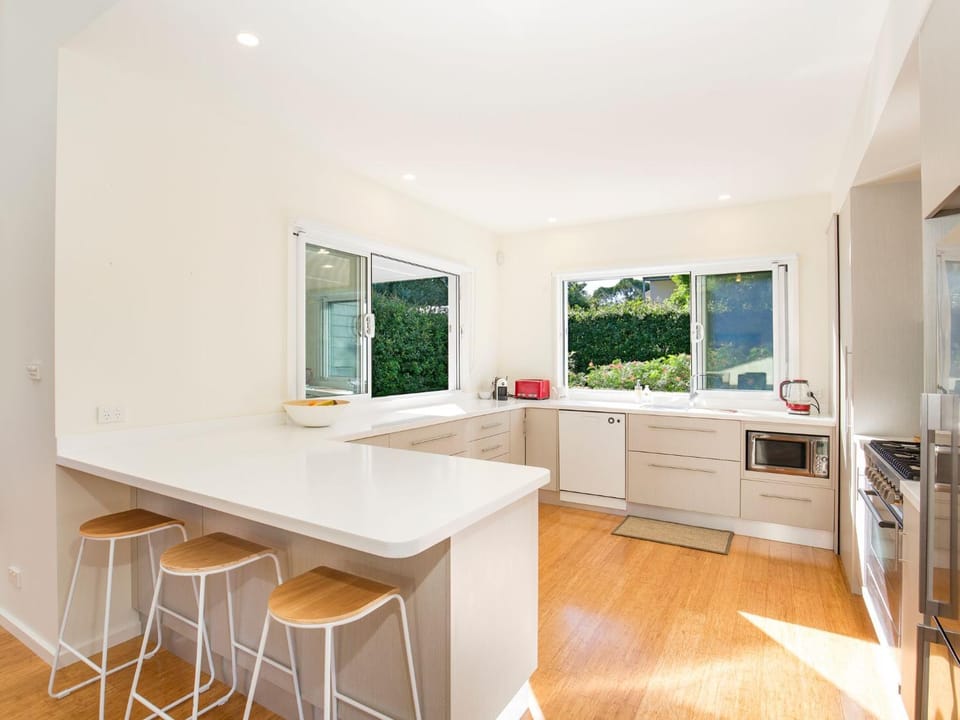 Sapphire Sands - Pet Friendly - Community Pool House in Callala Bay
