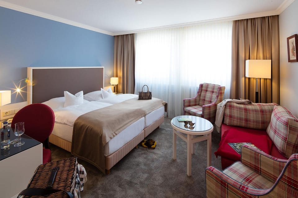 Bed, Seating area, Bedroom