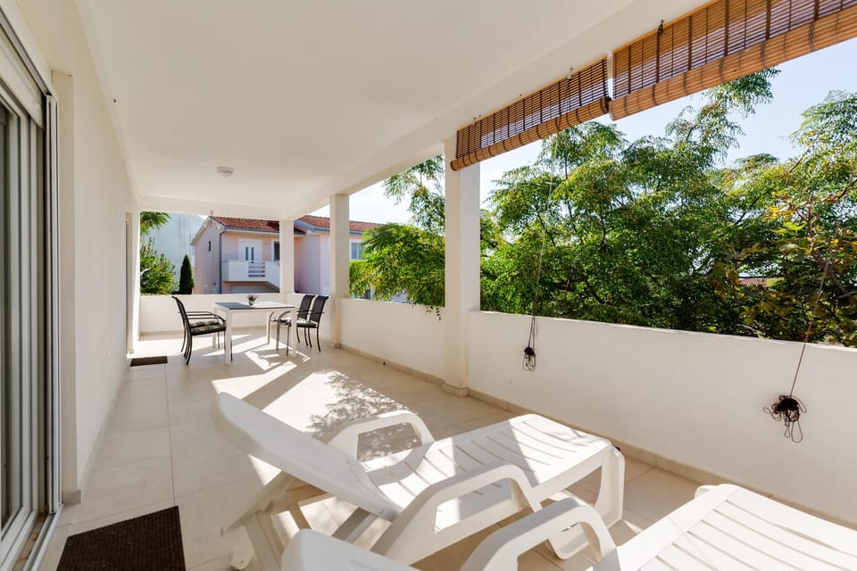 Balcony/Terrace, sunbed