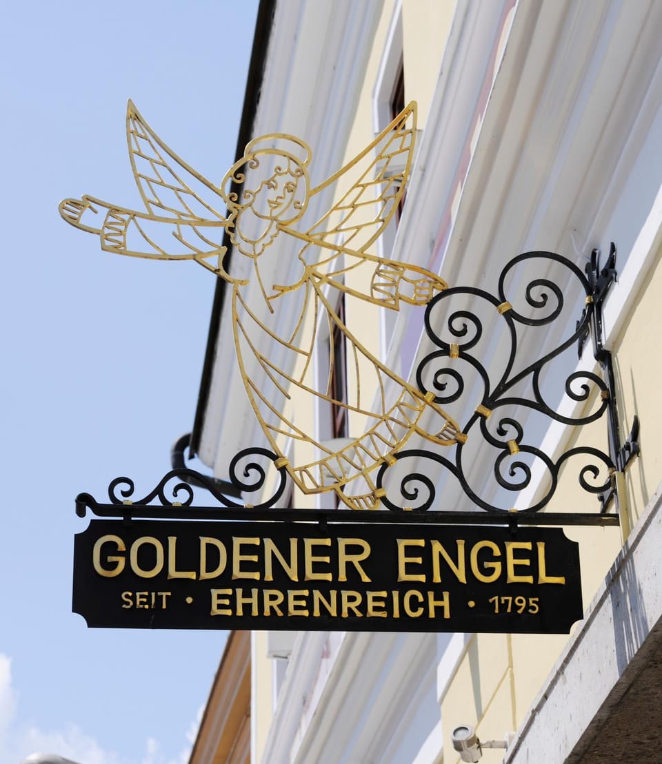 Facade/entrance, Logo/Certificate/Sign