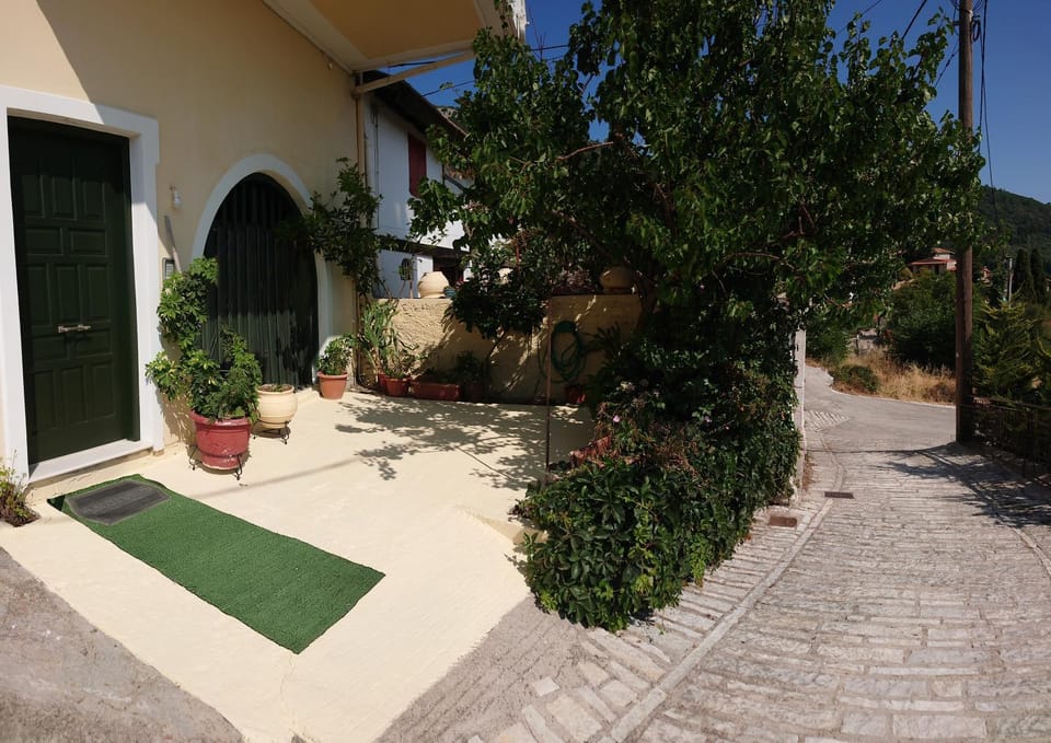 Facade/entrance, Garden